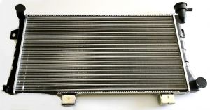 Radiatore acqua  raffreddamento motore Lada Niva 1.7 dal 1997 al 2000