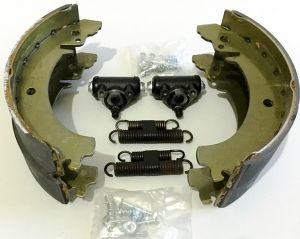  frenI   GANASCE posteriori + cilindretti + MOLLE  lada  niva 1.6-1.7-1.9 d