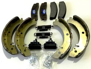 GANASCE CILINDRETTI PASTGLIE FRENO KIT LADA NIVA 1.6 .1.7 1.9 D