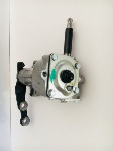 SCATOLA GUIDA   sterzo albero corto 4  lada Niva 1.7-1.9D