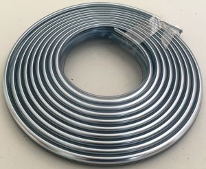 Bordino lucido per  guarizione . parabrezza niva 1.6-1.7-1.9d