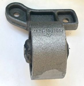 Supporto cambio niva 1.6   LATO CODINO lada niva 1.6
